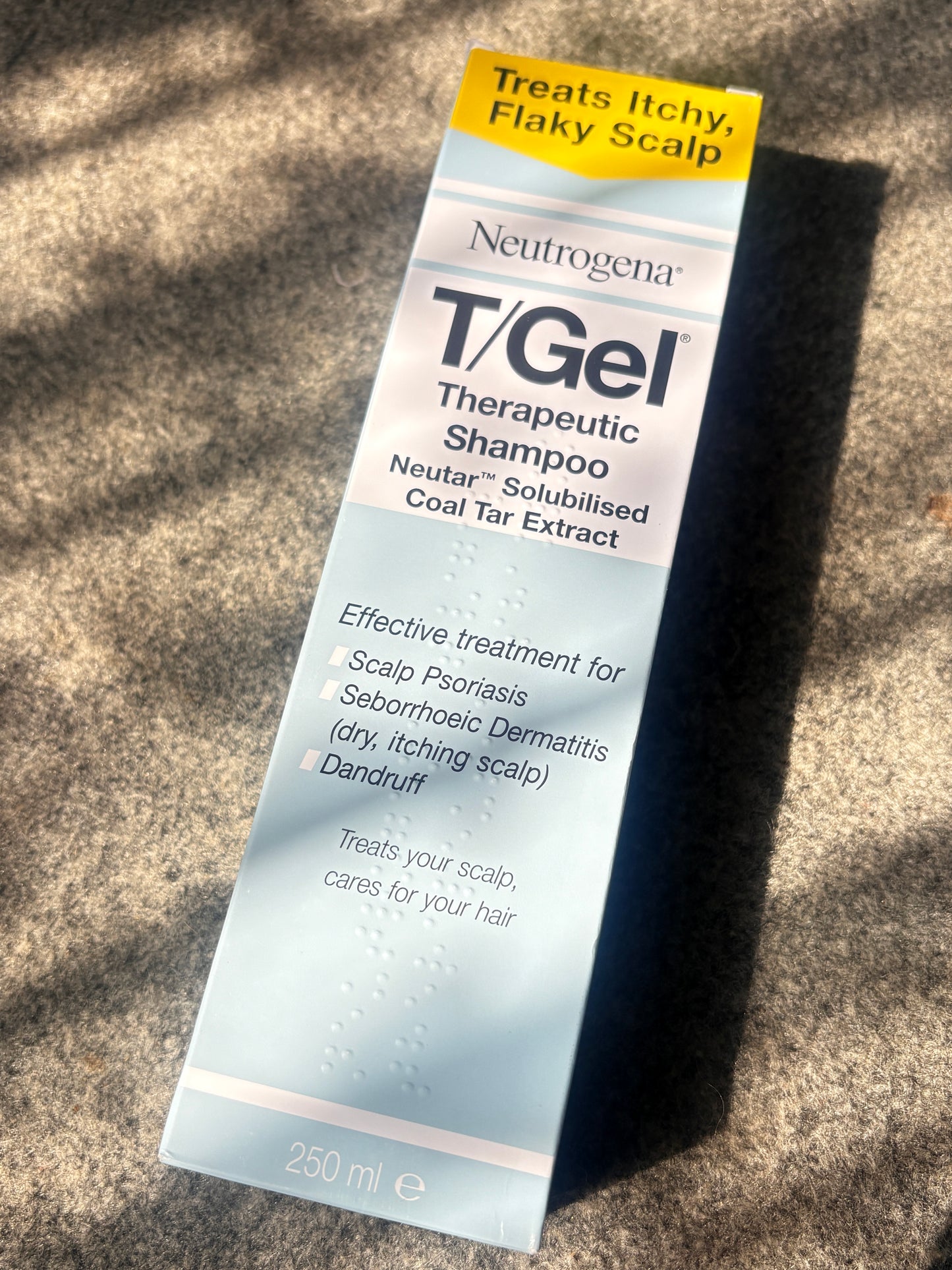 Neutrogena T/Gel Therapeutic Shampoo (250ml)