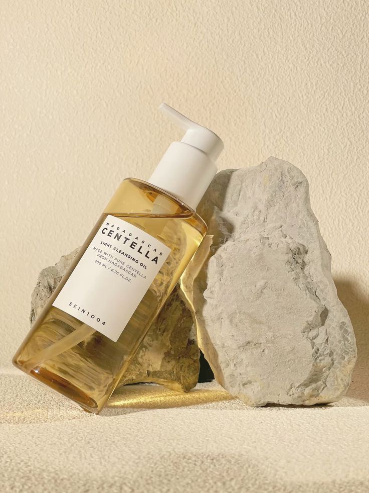 SKIN1004 Madagascar Centella Light Cleansing Oil 30ml/200ml